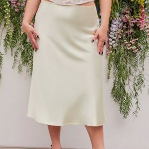 Satin Solid Ruffle Long Skirt 1XL
